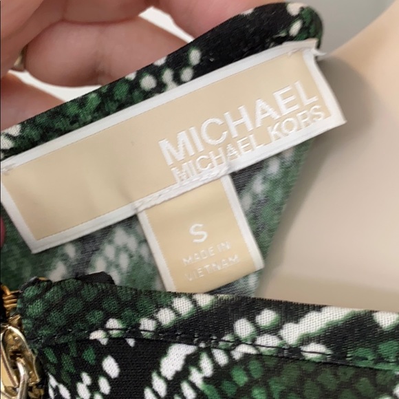 Michael Kors green snakeskin, short sleeve, skater dress, size small - Picture 9 of 9